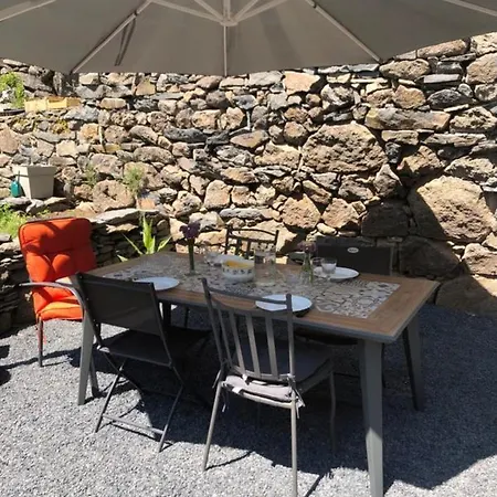 別荘 La Maison En Pierre Bleu