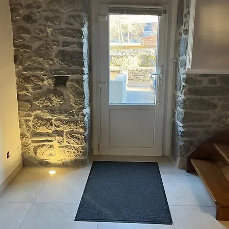 別荘 La Maison En Pierre Bleu *
